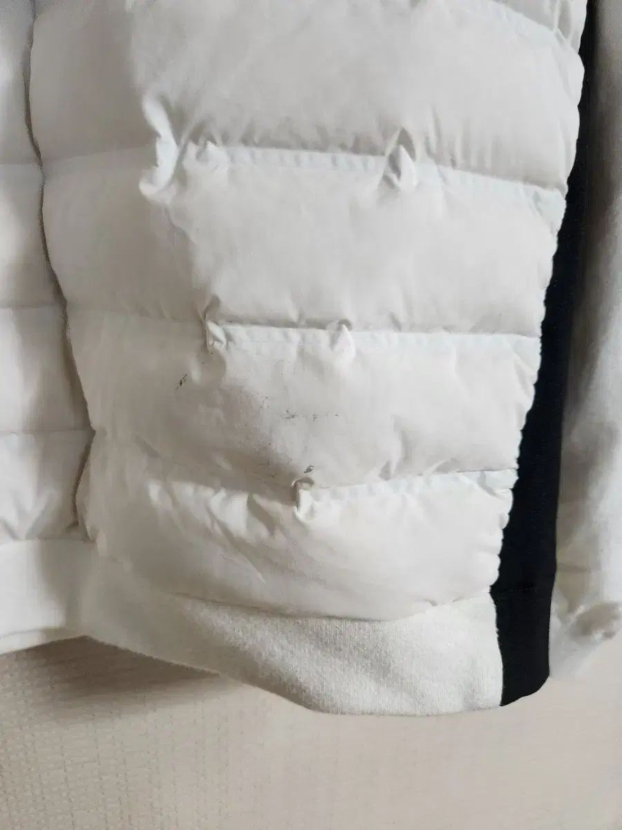 マスターバニーエディション 白 ダウン ニット アウター