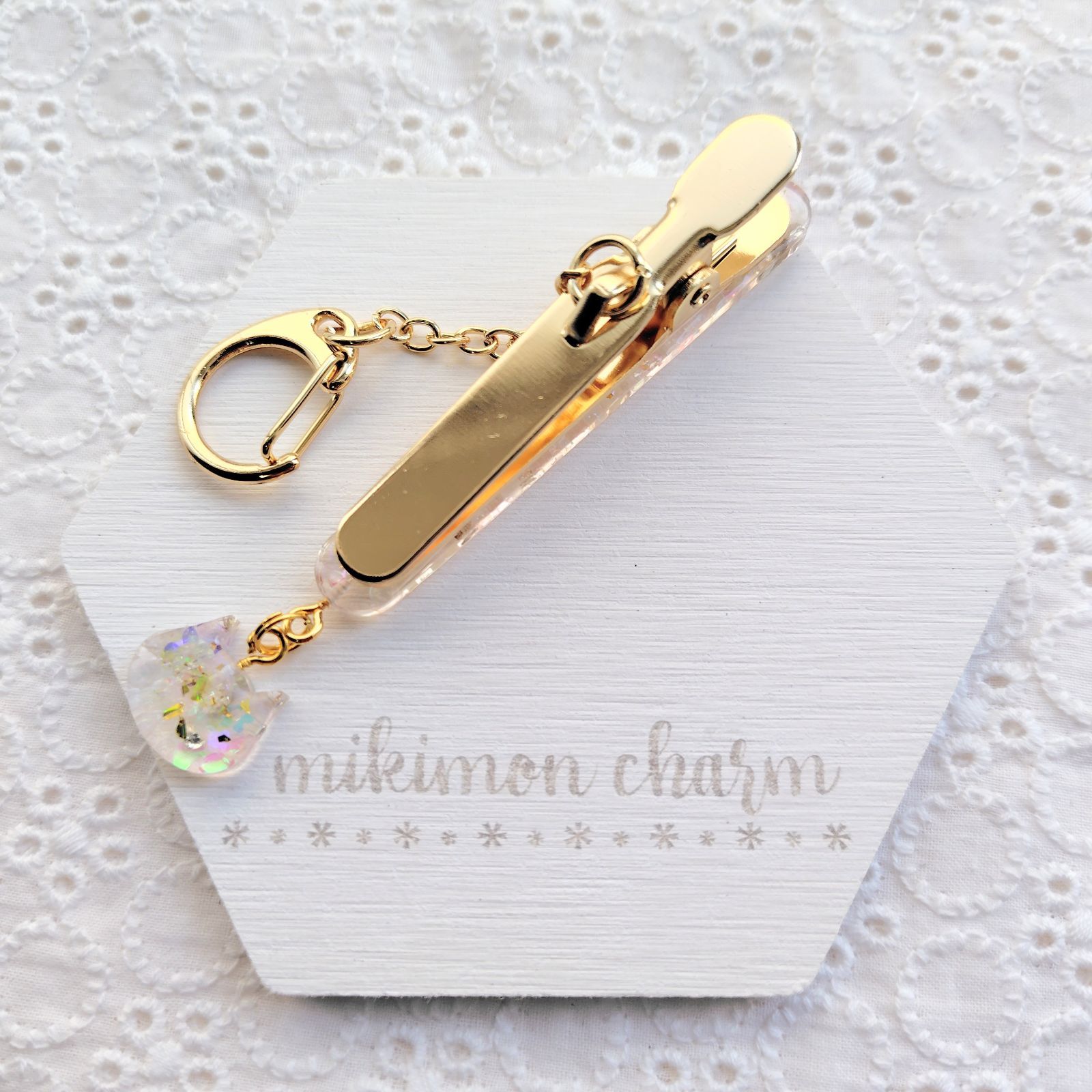 猫ちゃん キラキラキークリップ レジン キークリップ お花 蝶