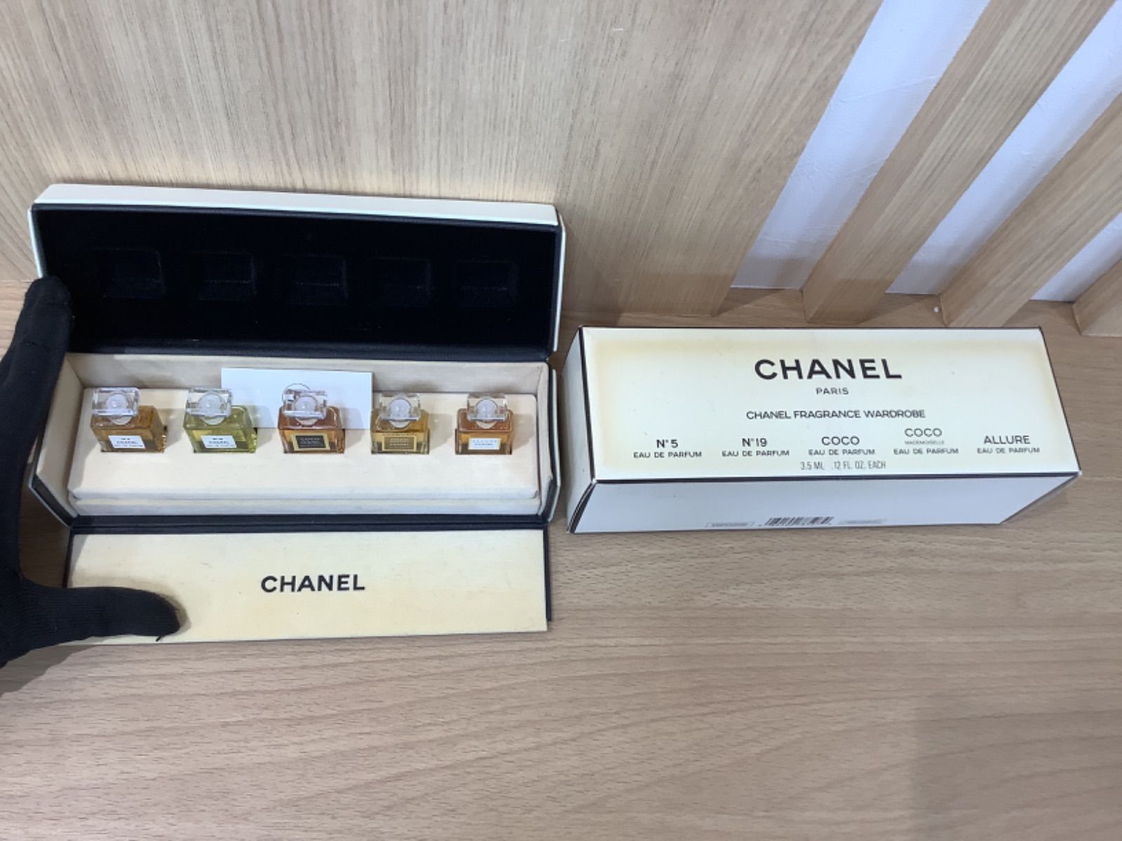CHANEL フレグランス ワードローブ D1286 CHANEL フレグランス ワードローブ 香水セット - メルカリ