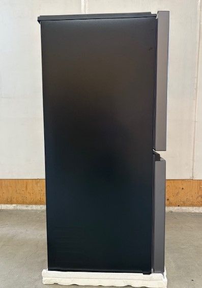 大容量50L式引き出し式冷凍庫＆オーブンレンジも置ける耐熱100℃テーブル