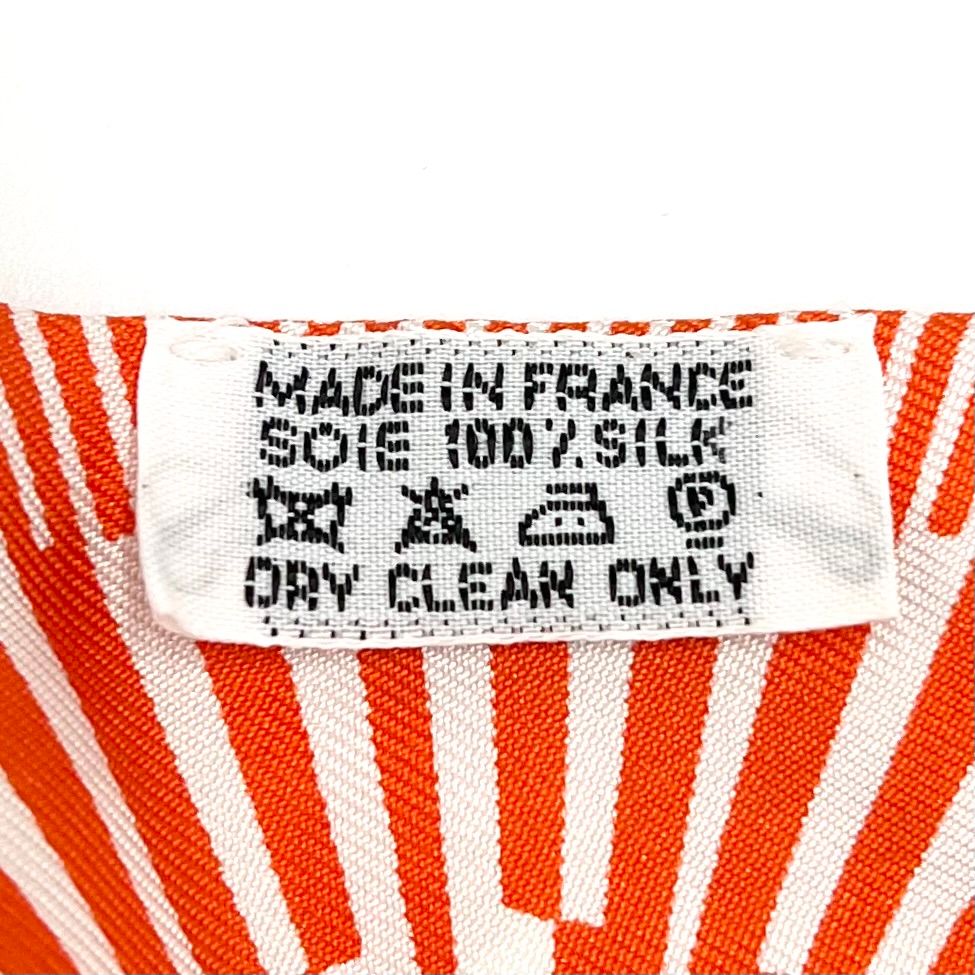 Hermès シルクスカーフ 花柄 オレンジ Made in France Hermès シルクスカーフ 花柄 オレンジ Made in France