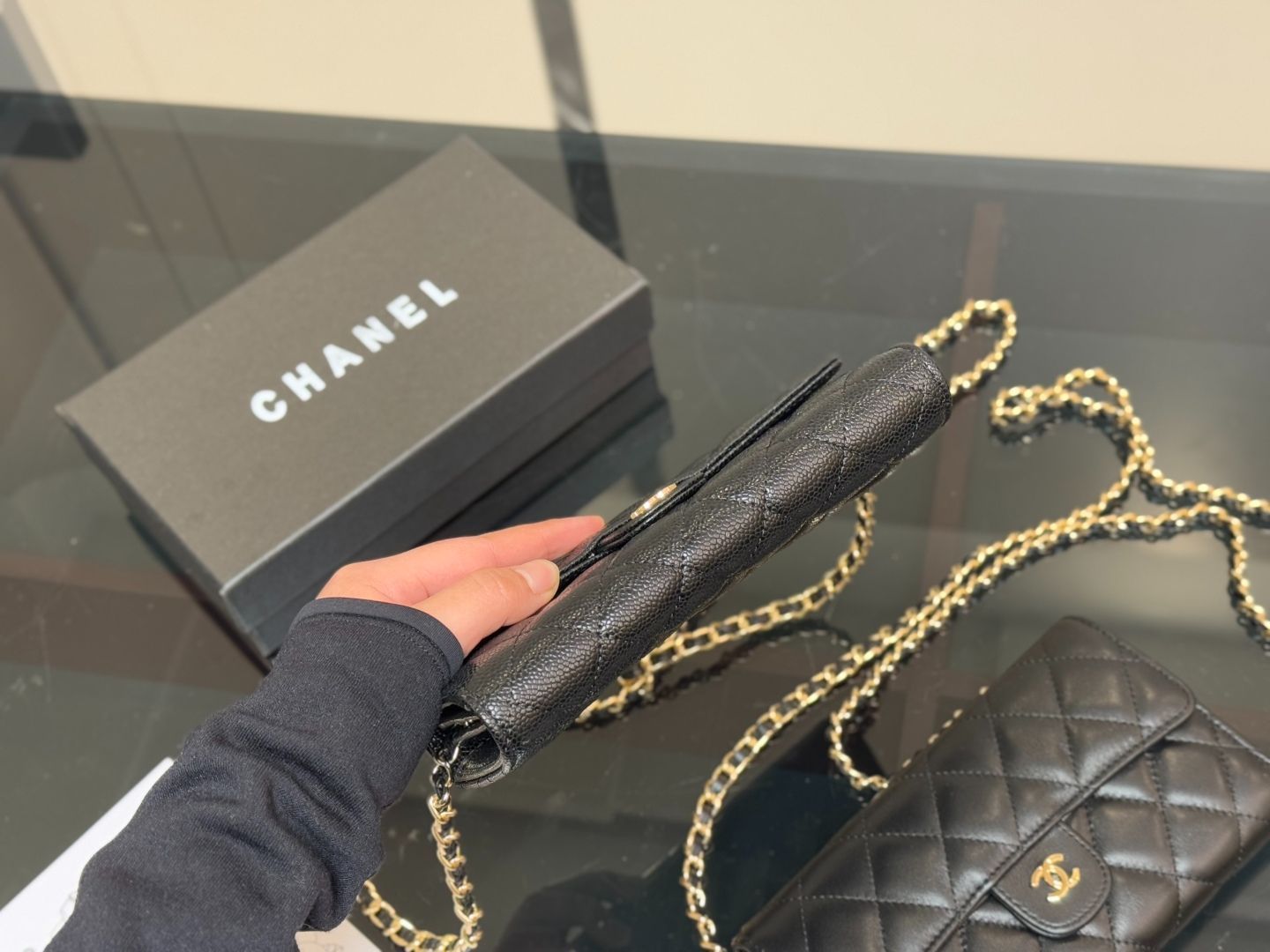 気品漂う♡万能サイズの逸品【CHANEL】チェーンウォレット 本日限定特価】シャネル チェーンウォレット 18.10cm フルレザー
