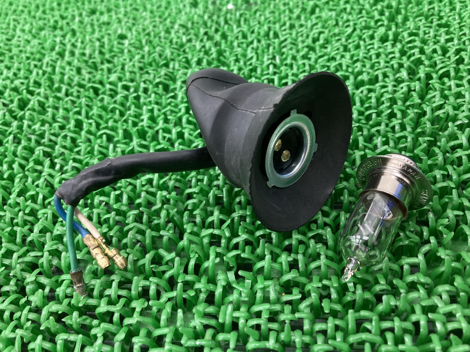 TLM220R ヘッドライトバルブ ホンダ 純正 中古 バイク 部品 MD23 TLM200R MD15にも 割れ欠け無し 品薄 希少品 車検 Genuine