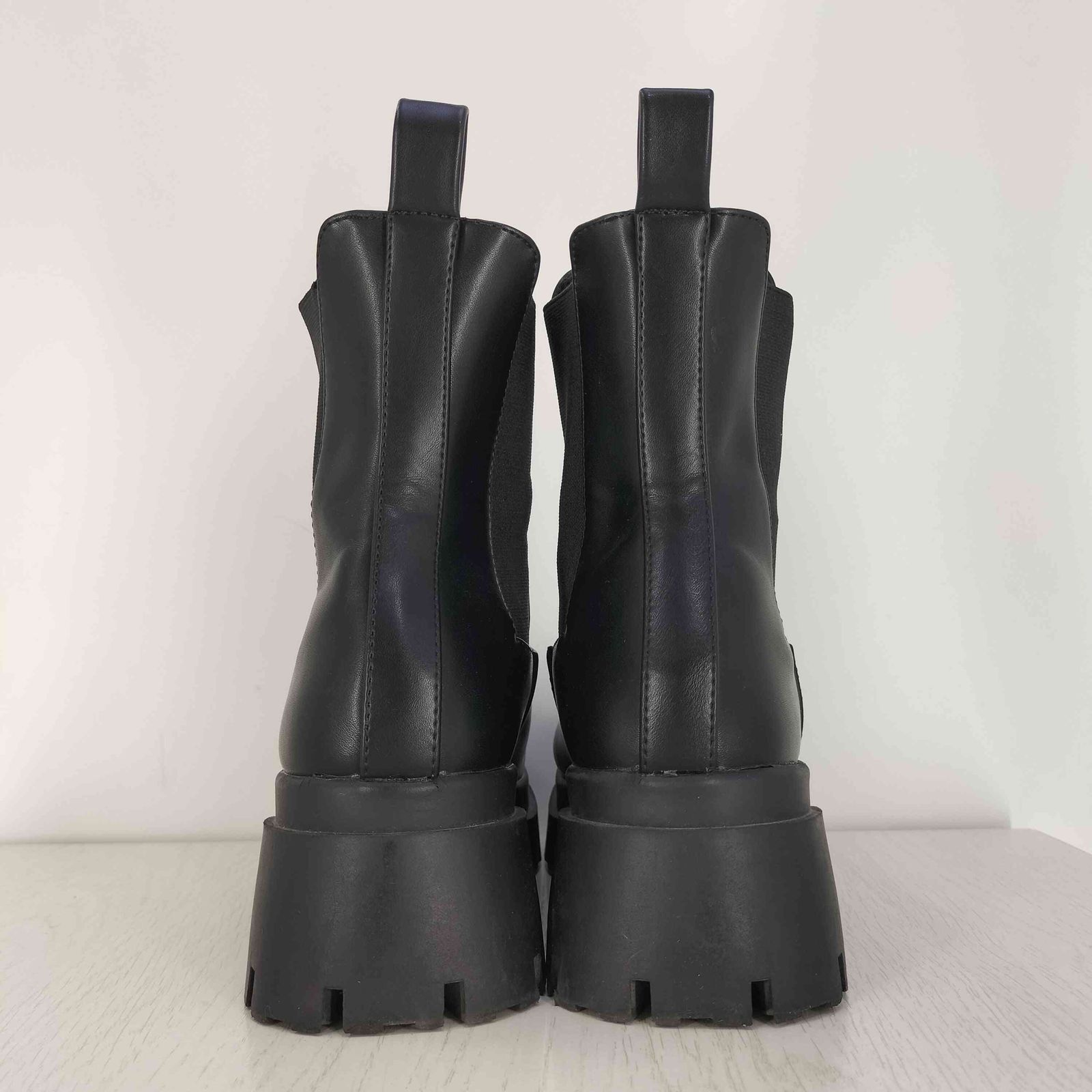 ザラ ZARA チャンキートラックソール チェルシーブーツ メンズ