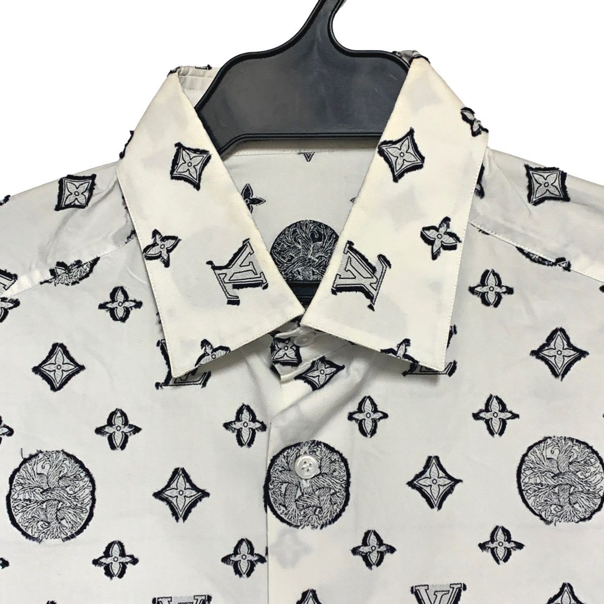 ルイヴィトン クリストファーネメス 全面モノグラム柄 長袖シャツ 即完売 激レア ルイヴィトン×クリストファーネメス モノグラムシャツXS 希少 美品