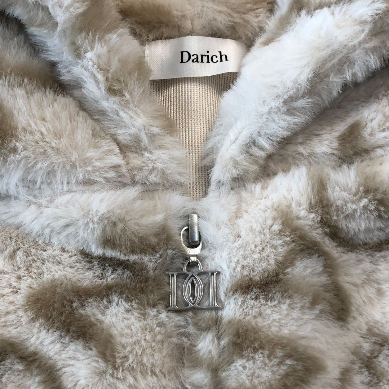 ダーリッチ オブリークファージップパーカー 美品 フリーサイズ - メルカリ