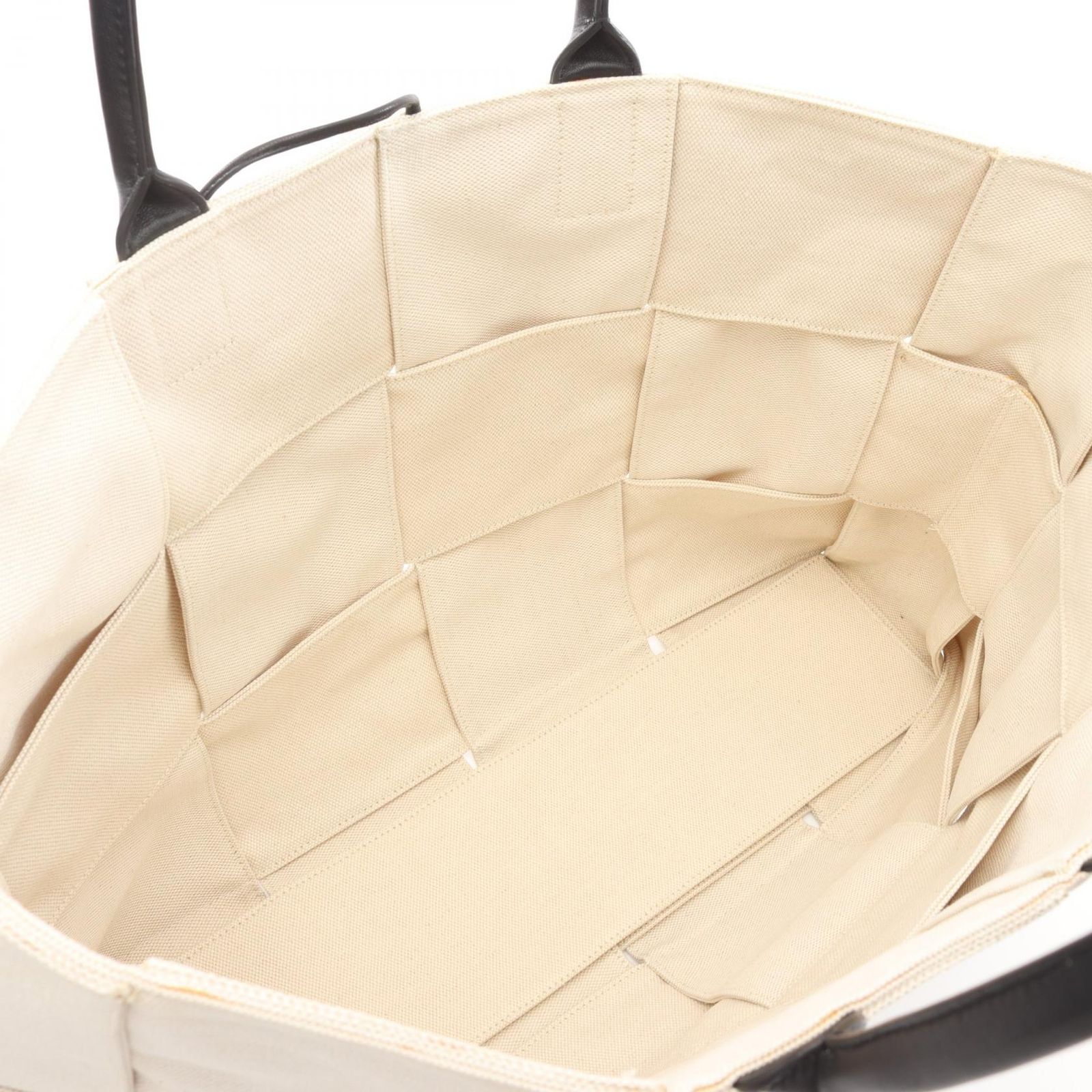 ボッテガヴェネタ アイボリー レザー トートバッグ イントレチャート ボッテガヴェネタ アイボリー レザー トートバッグ イントレチャート