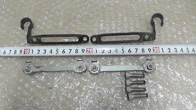 CB400SF VTEC REVO NC42 の フロントフェンダーステー 1760492800