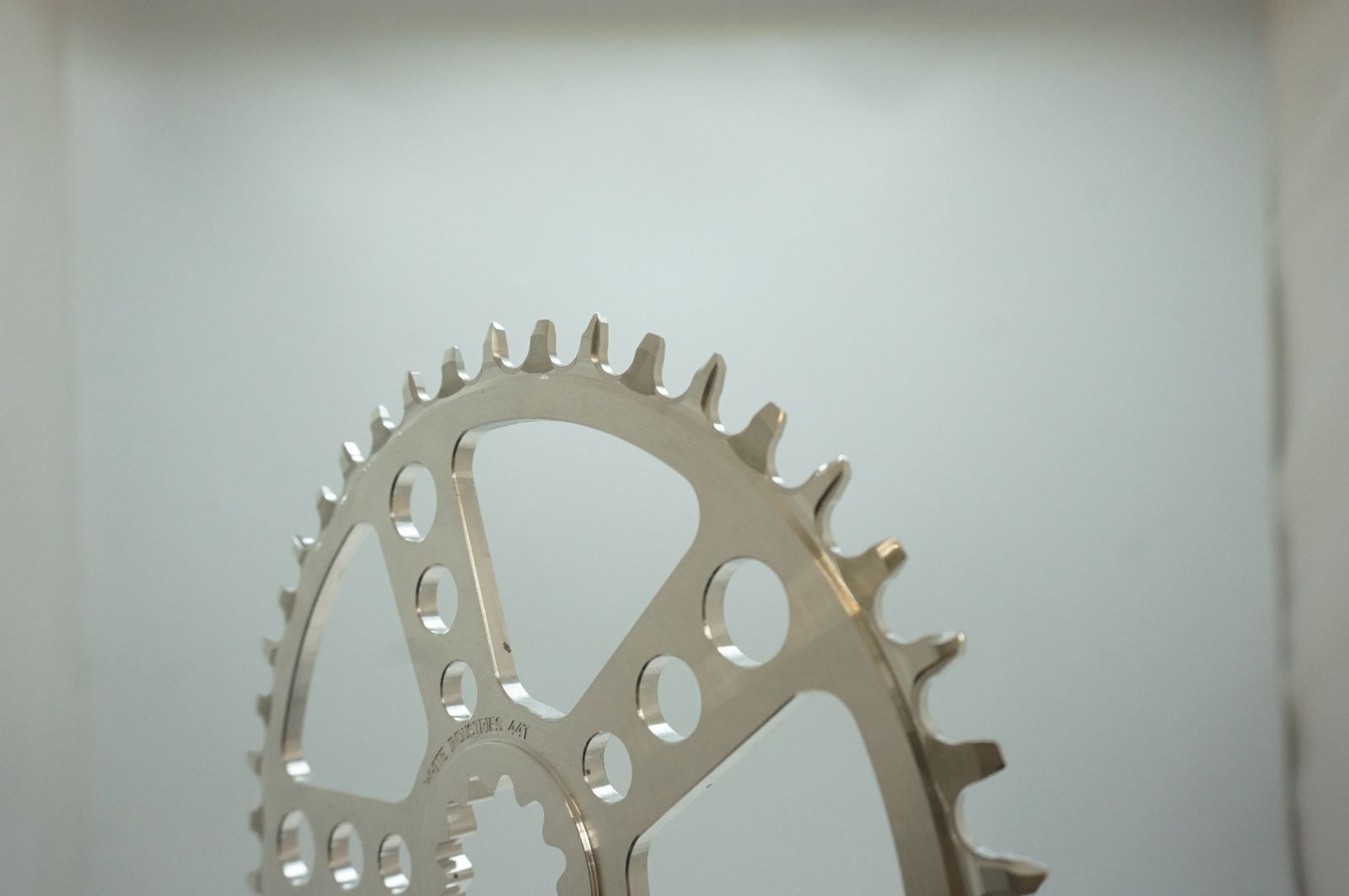 WHITE INDUSTRIES 「ホワイトインダストリーズ」 TSR 44T チェーン