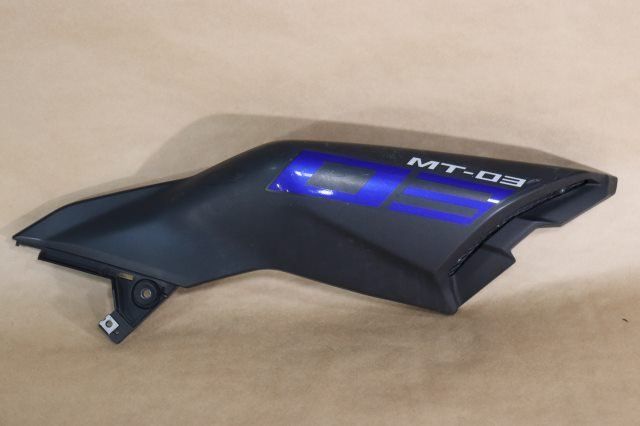 ヤマハ MT-03 RH07J エアダクト右 Y278-32