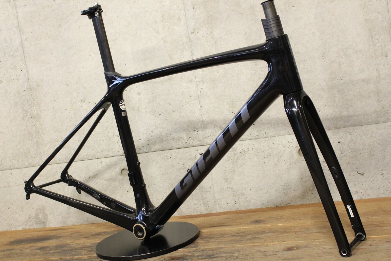 ジャイアント GIANT TCR ADVANCED2 DISC KOM 2025年モデル Sサイズ カーボン フレームセット 福岡店