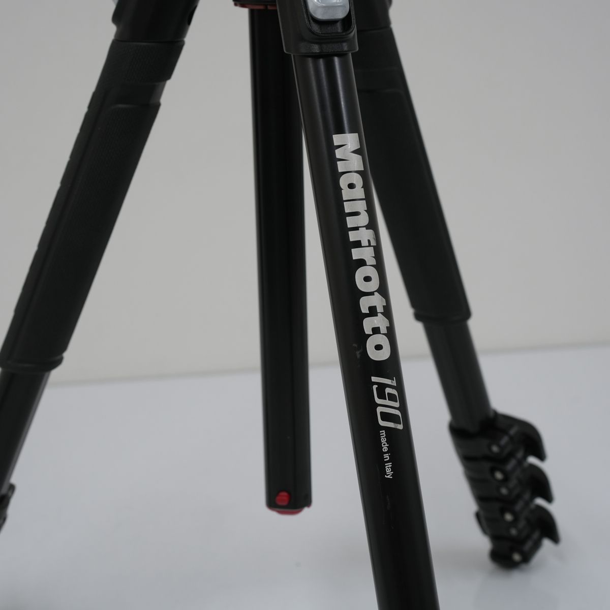 Manfrotto 190プロアルミニウム三脚 4段 MT190XPRO4 USED美品