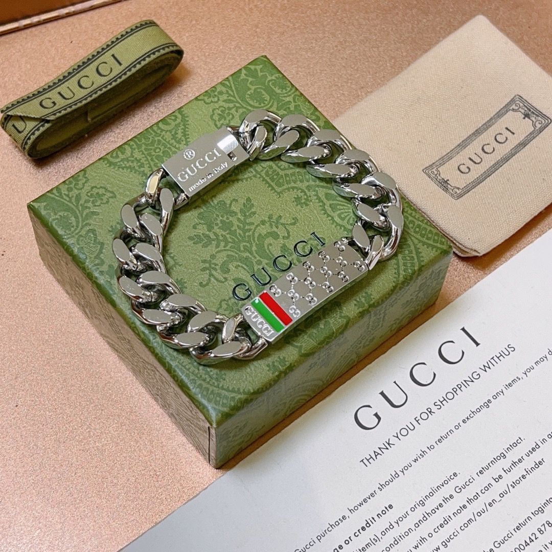 Gucci グッチ エングレービング ブレスレット