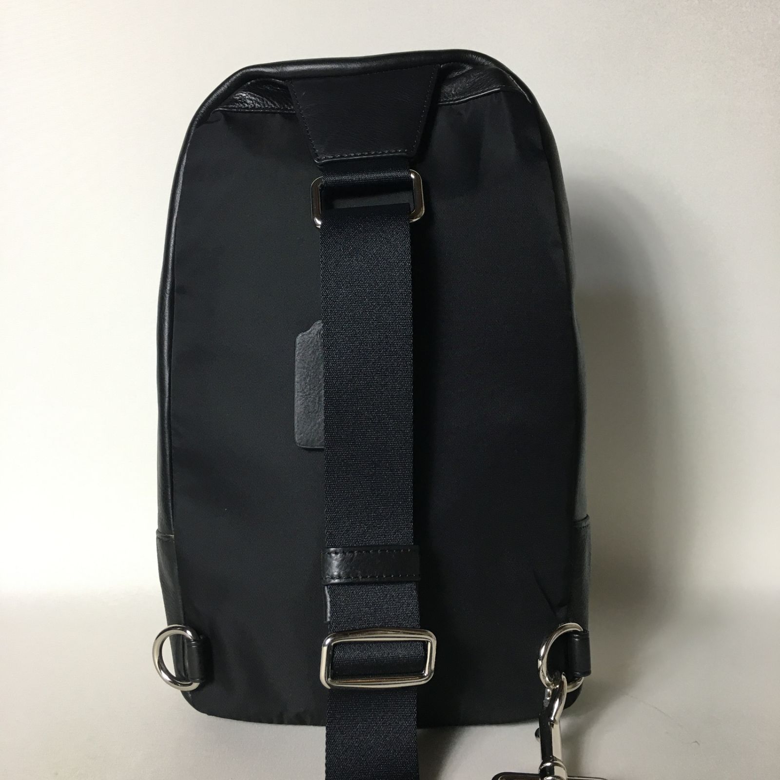 ボディバッグ ブラック