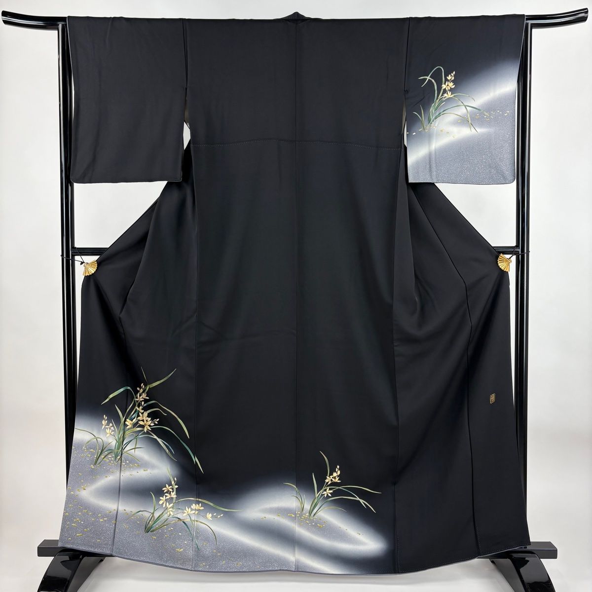 付下げ 身丈163cm 裄丈65cm M 袷 落款 草花 霞 金彩 ぼかし 黒 正絹 秀品