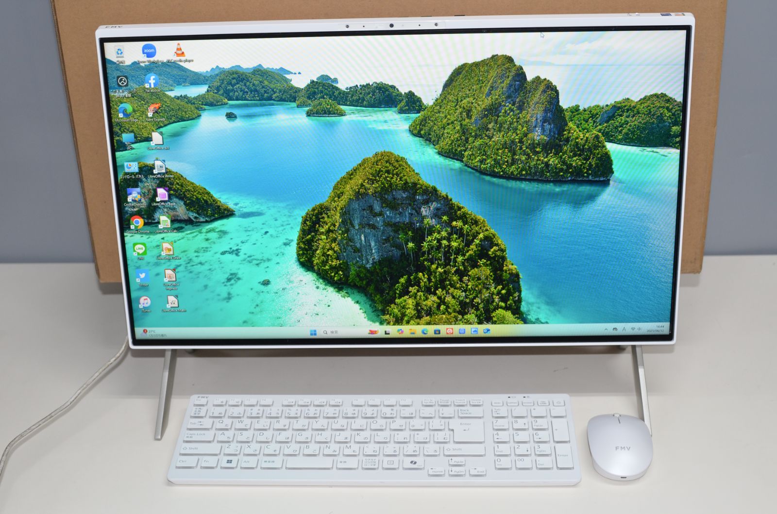 中古良品一体型パソコン 富士通 F55-K1 Windows11+office Core i5