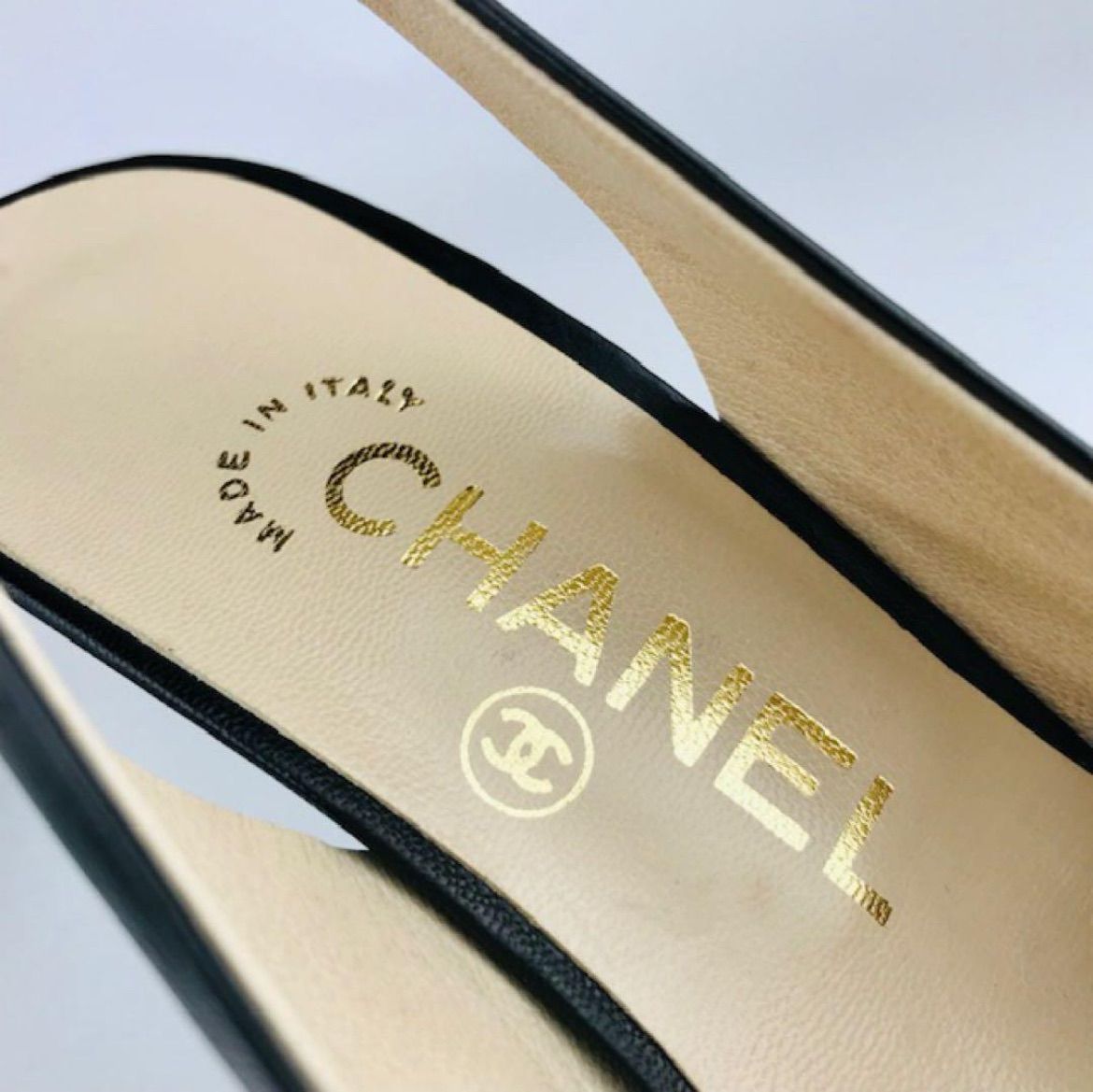 CHANEL☆シャネル・レディース レザー メタルココマークチャーム付き