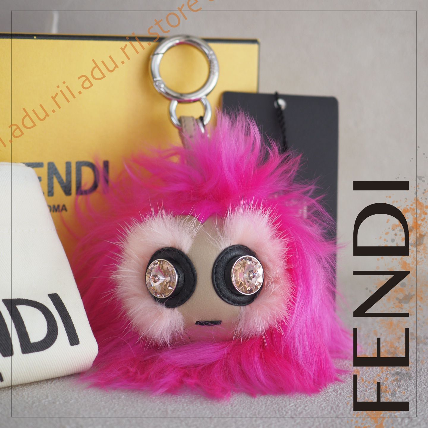 極美品　FENDI　フェンディ　モンスター　チャーム　キーホルダー　バグズ 楽天市場】【未使用品】FENDI フェンディ ファー モンスター