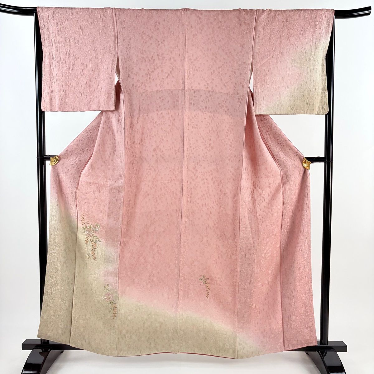 付け下げ▪正絹▪薄目のサーモンピンクの地に花模様▪肩身丈157cm▪裄66cm 訪問着 身丈167cm 裄丈67cm M 袷 扇面 草花 刺繍 ぼかし