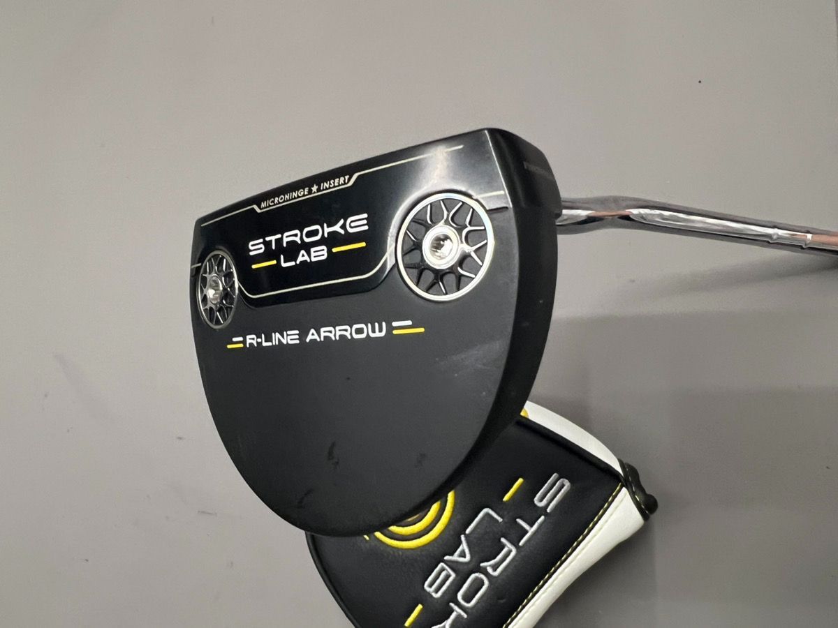 オデッセイ ストロークLAB RLINE アロー Odyssey Stroke Lab Black R-Line Arrow Putter | Callaway Golf