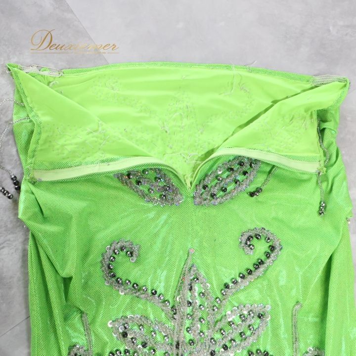 緑色ビーズ装飾ベリーダンスセットアップ 緑色ビーズ装飾ベリーダンスセットアップ 緑のビーズ装飾ベリー