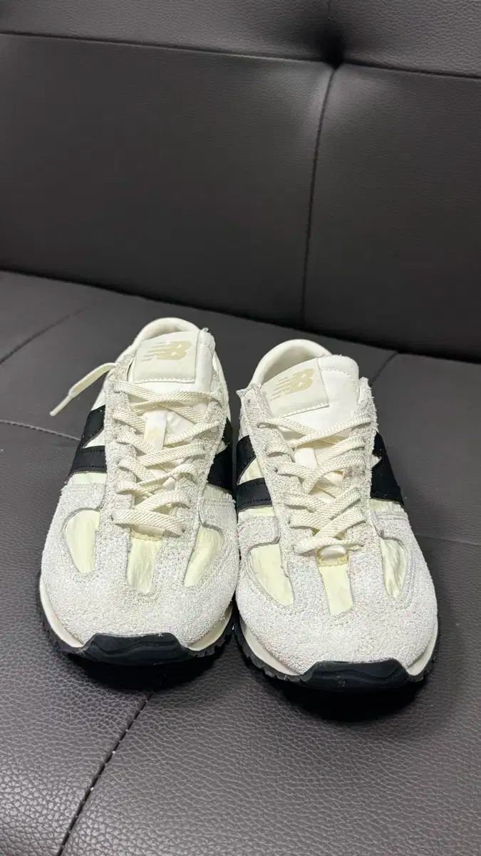 新品 JILL STUART(ジルスチュアート) スポーツ 245 サイズ ジル