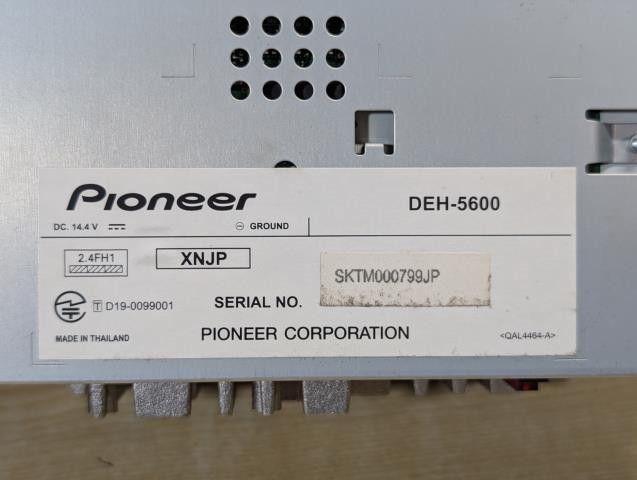 Z2129-R1 カロッツェリア DEH-5600 カーオーディオ CD USB AUX Bluetooth 1DIN BRIGHTFACE_UK