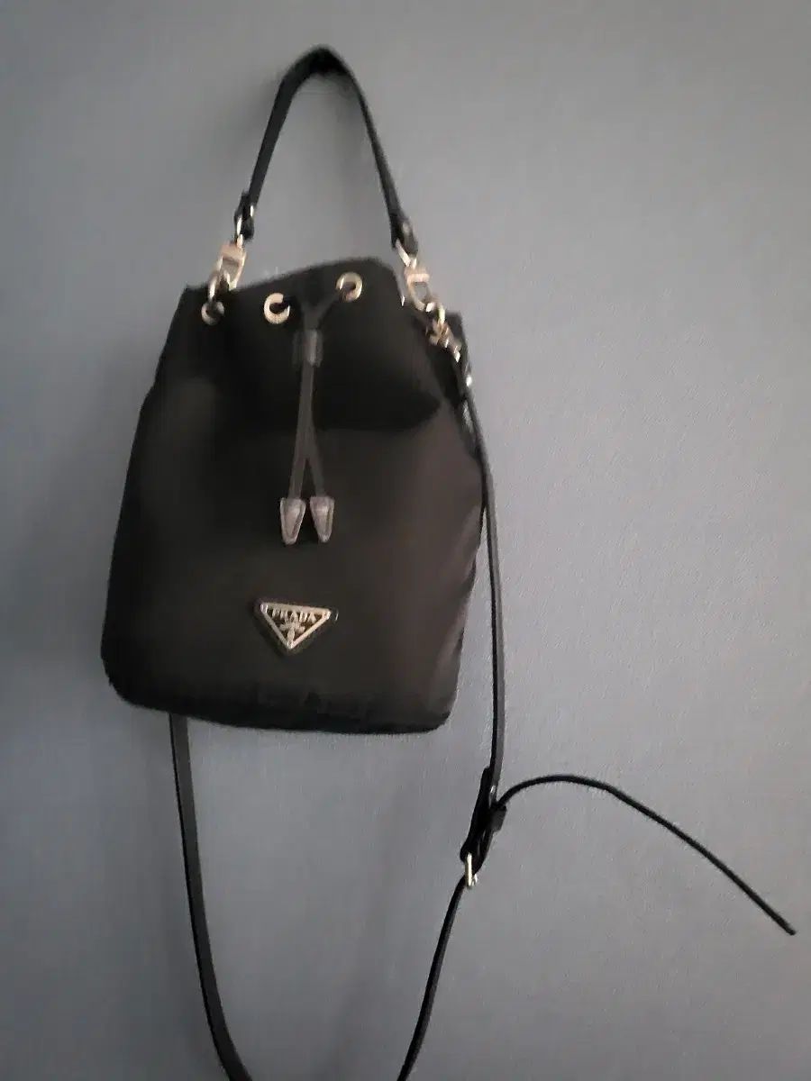 PRADA プラダ