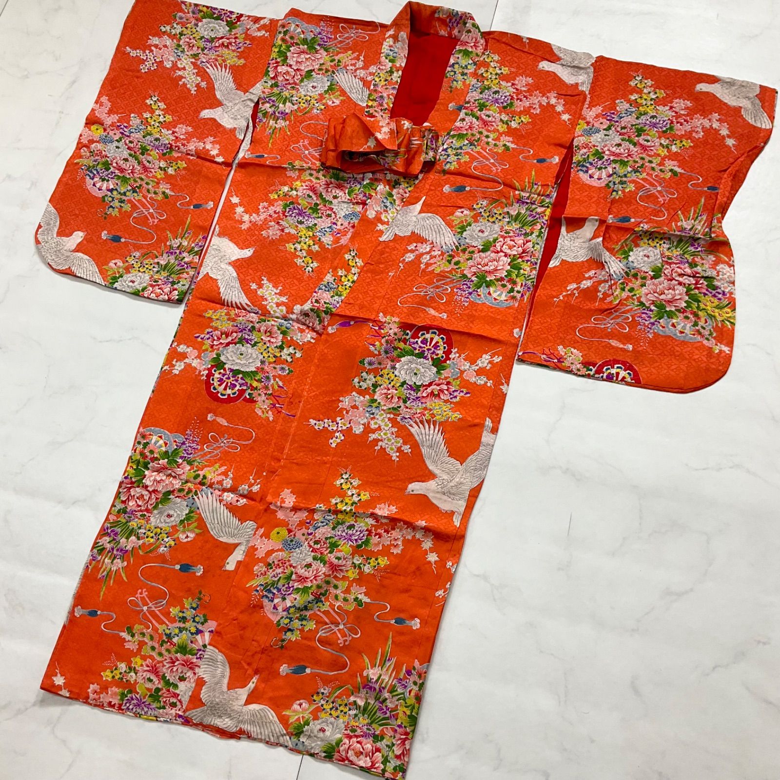 ◆kimono one◆5歳くらい用◆ ◆アンティーク子供着物◆綸子正絹◆七五三◆裄60肩丈117.5◆七五三お詣り女の子着物こどものひお正月卒業式十三詣り◆G314