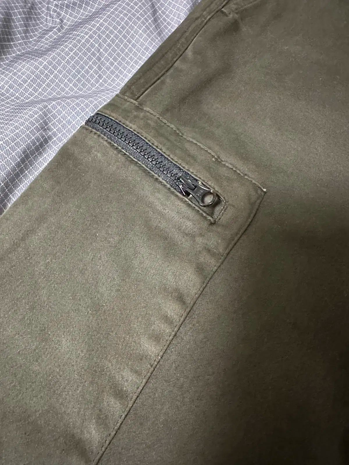 C.P. COMPANY シーピーカンパニー カーゴ スリム チノ パンツ カーキ ブラウン 通勤対応 チノパン 