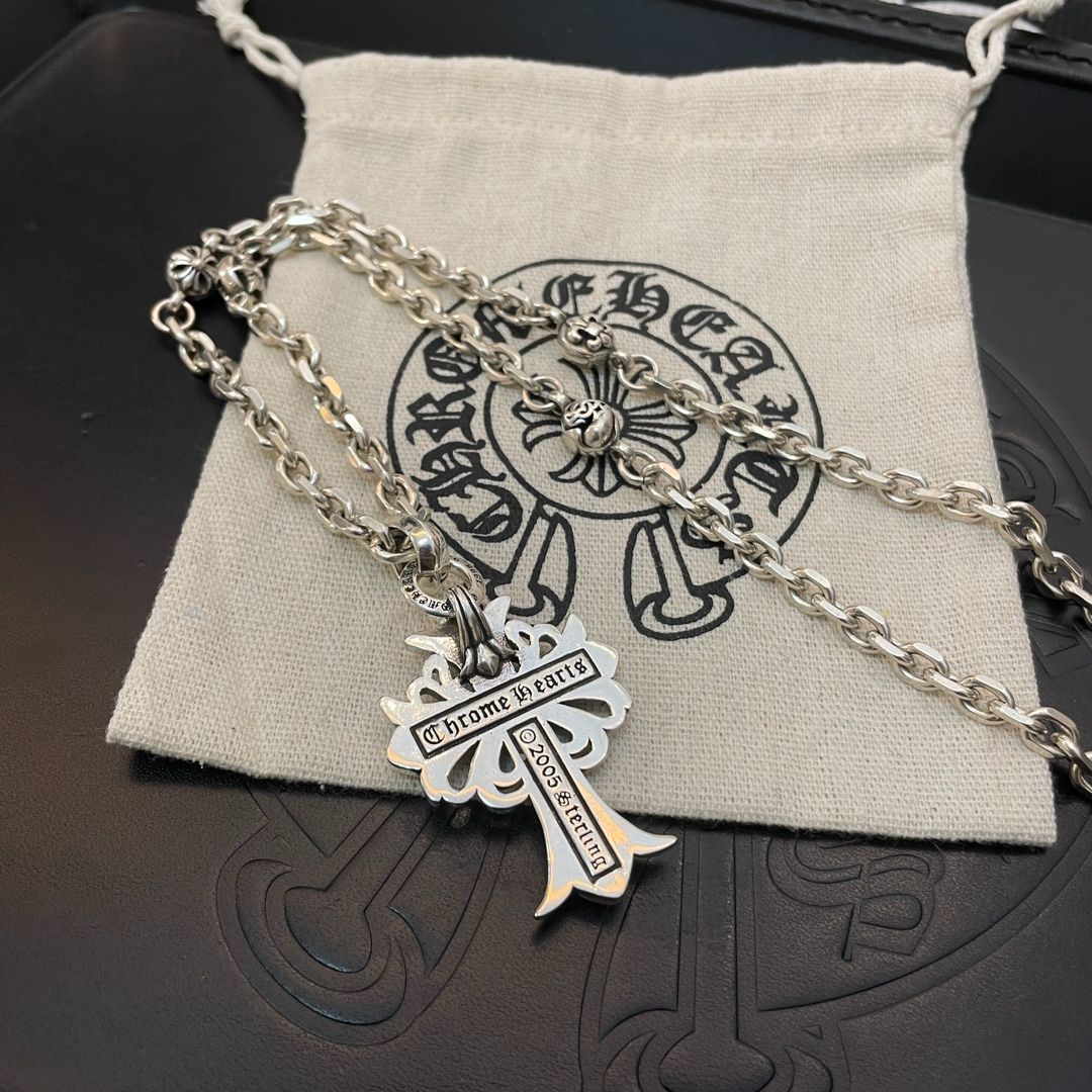 Chrome Hearts】クロムハーツ シルバー クラシックヴィンテージ ユニセックス ペアネックレス 十字架チャーム R7111 C10784 -  メルカリ