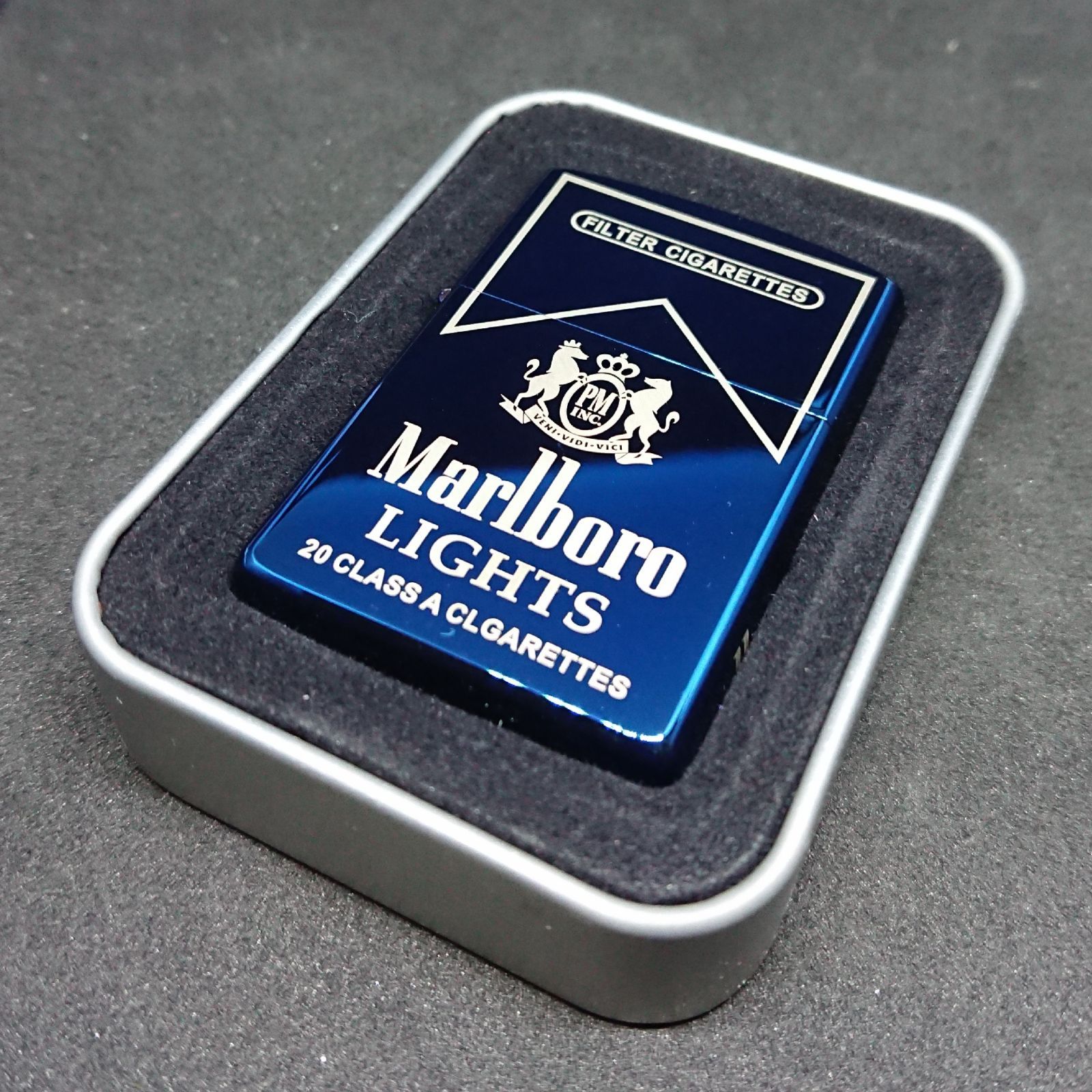Marlboro ライター本体 シルバー/ブルー 寄りかかっ