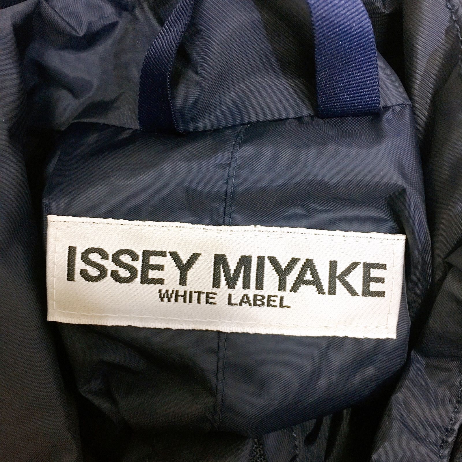 イッセイミヤケ　レインコート　サイズ3 イッセイミヤケ レインコート サイズ3 ISSEY MIYAKE - ISSEY