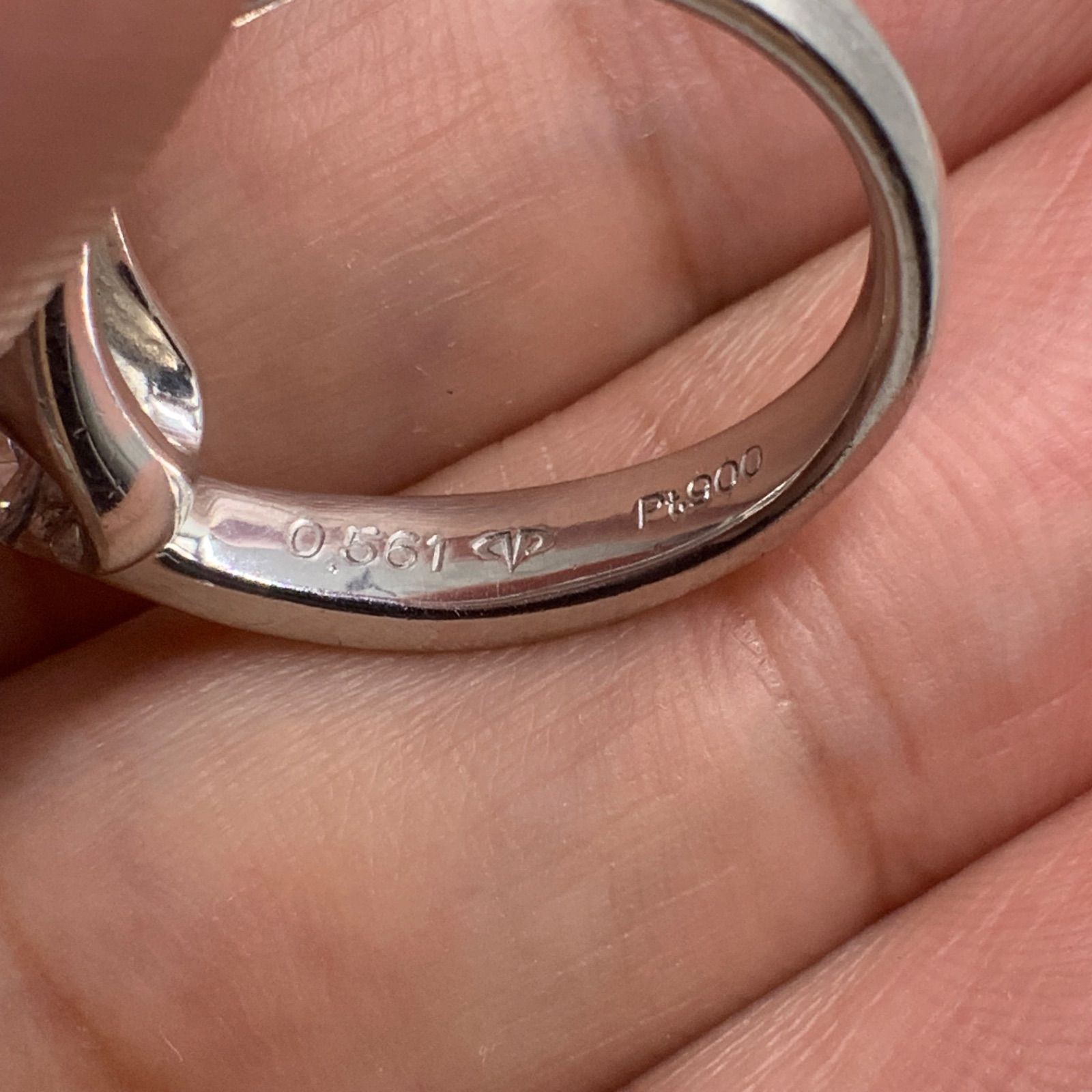 Pt900 プラチナ900 ダイヤモンド リング 指輪 0.561ct 9.2g 鑑定書付