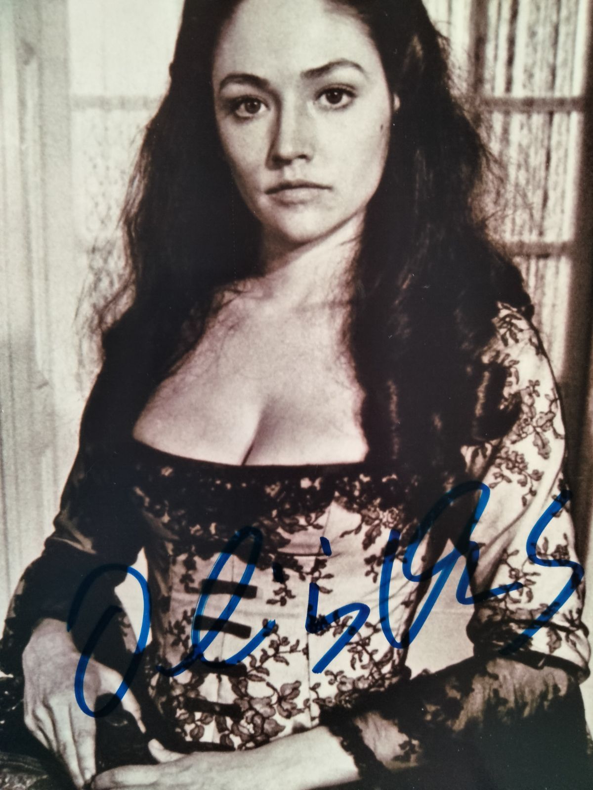 オリヴィア・ハッセー直筆サイン入り2Lサイズ写真…Olivia Hussey…暗闇