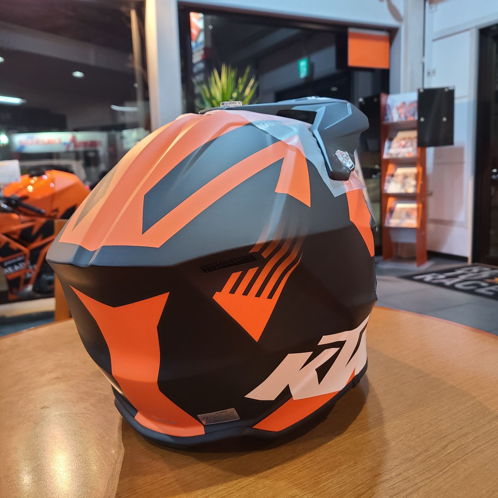 KTM WRAAAP HELMET・KTMオフロードヘルメット・XL/61-62・L/59-60・Airoh - メルカリ