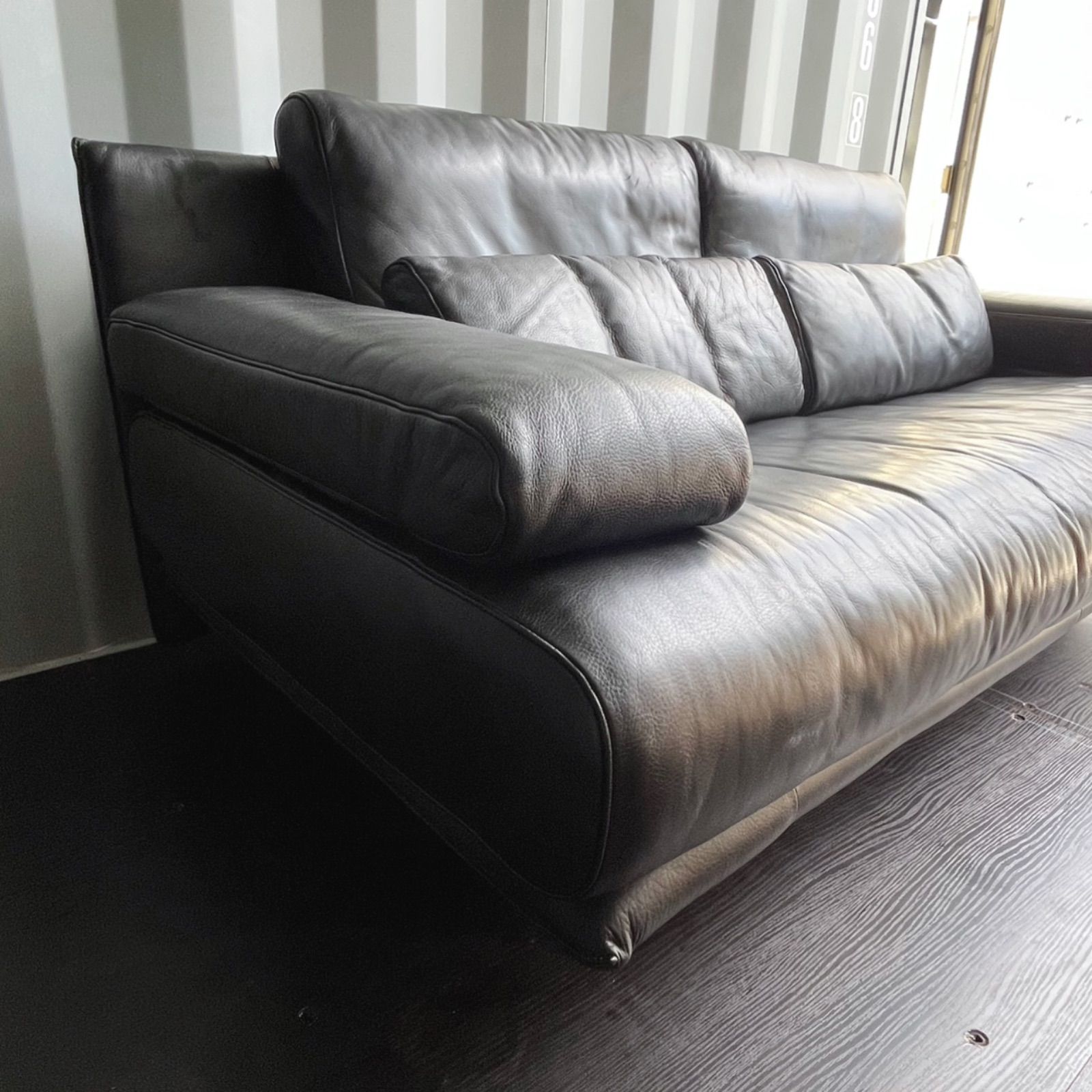 取付無料！ロルフベンツ 総本革 ブラックモダン クッション付き高級