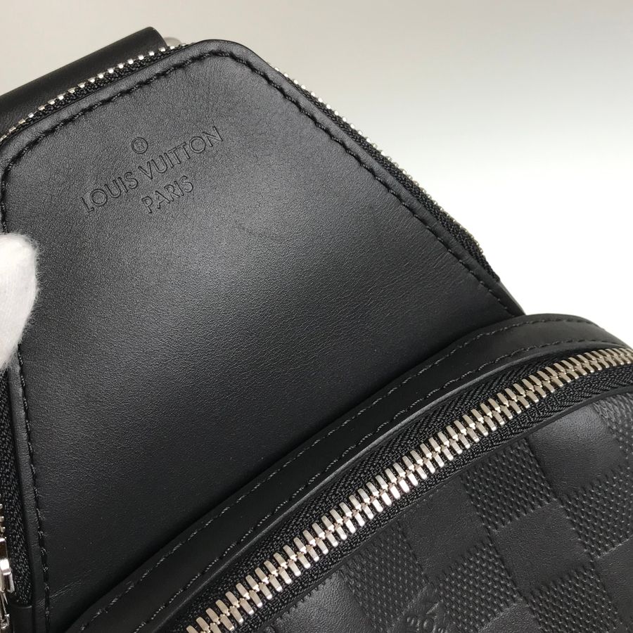 レザー ボディバッグ