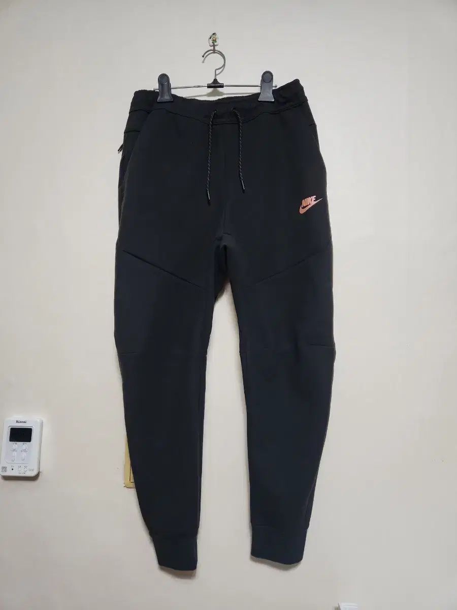 【雷市場（ポンジャン）商品韓国直送】 Nike(ナイキ） テック フリース ブラッシュド ジョガーパンツ ( M ）