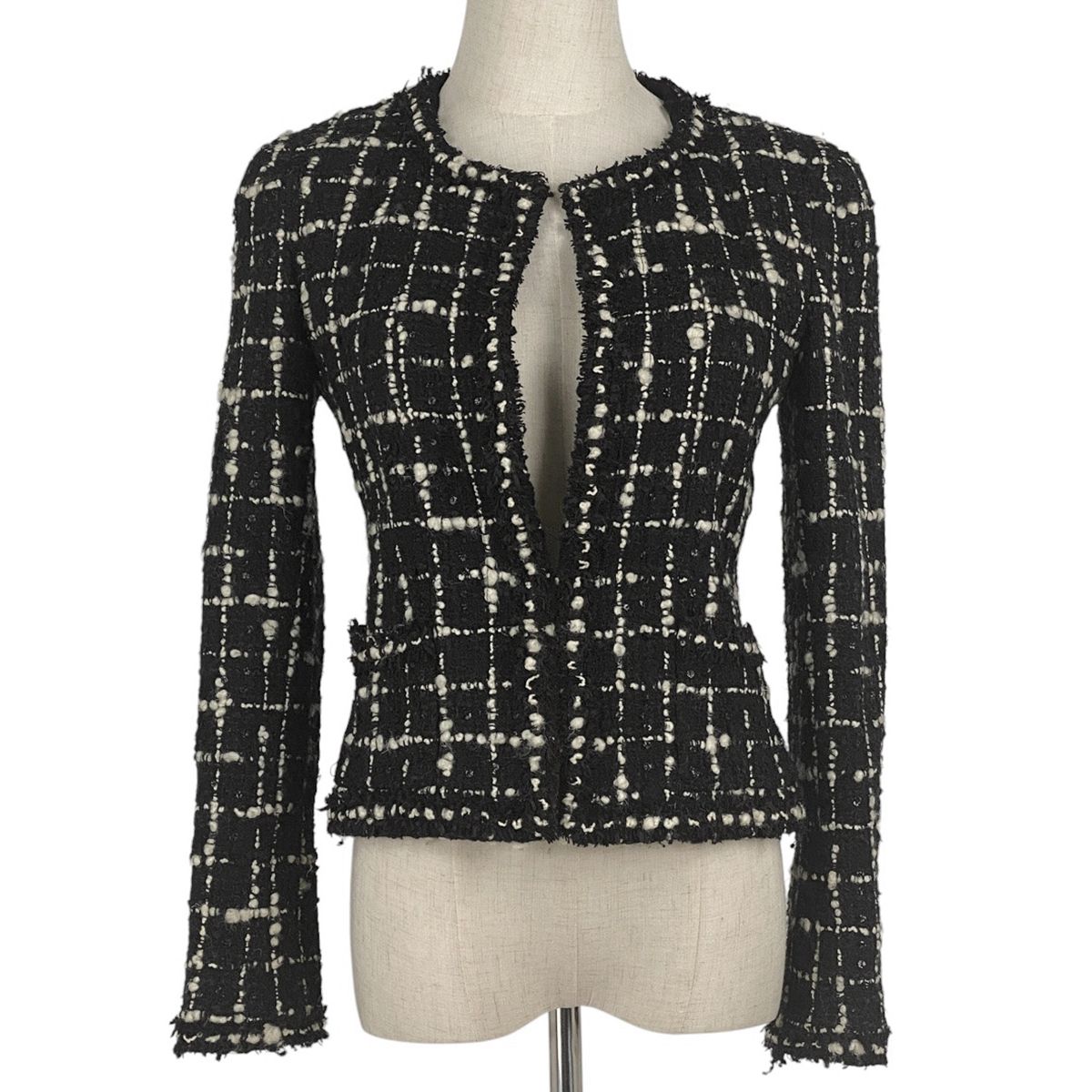 シャネル ジャケット CHANEL ブラック・ノーカラー・ツイード 38 CHANEL（ノーカラージャケット）のフリマアイテム一覧