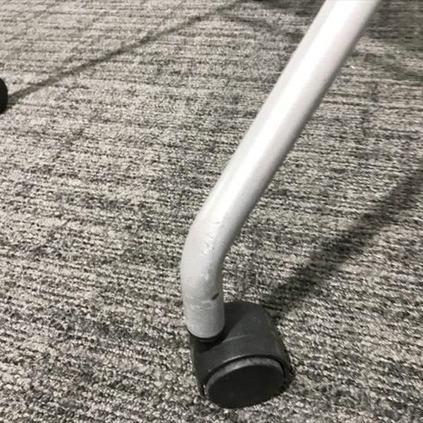 キャスター付 会議椅子