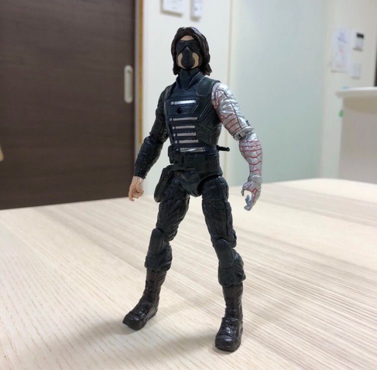 アベンジャーズ フィギュア ウィンター・ソルジャー バッキー 玩具