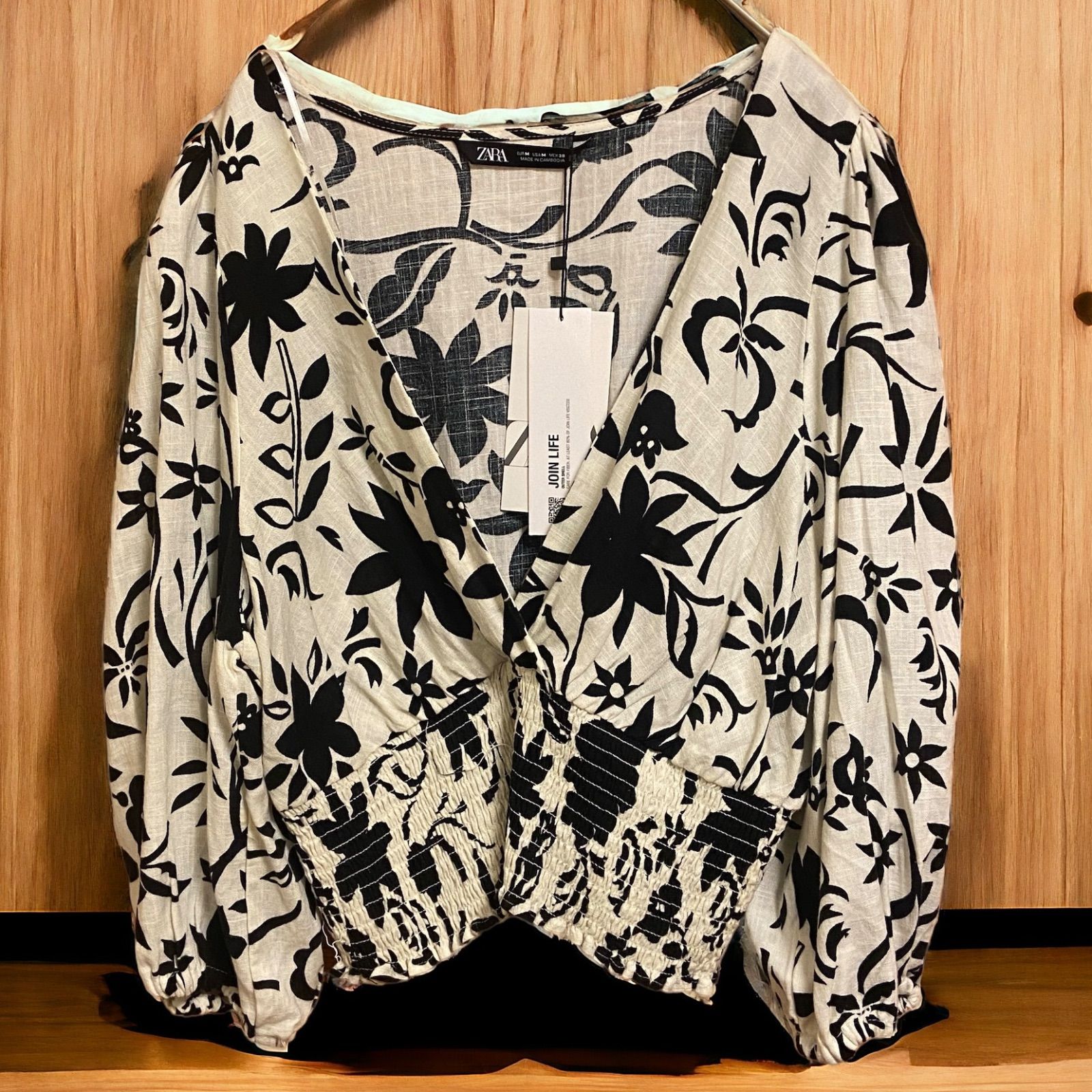 ☆ ZARA ☆ ザラ 未使用品 タグ付 ブラウス 花柄 モノクロ V