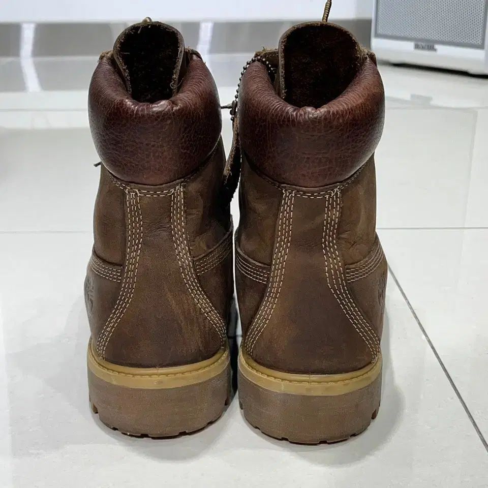 Timberland(ティンバーランド) 6 インチ ブーツ ほぼ新品 - メルカリ 