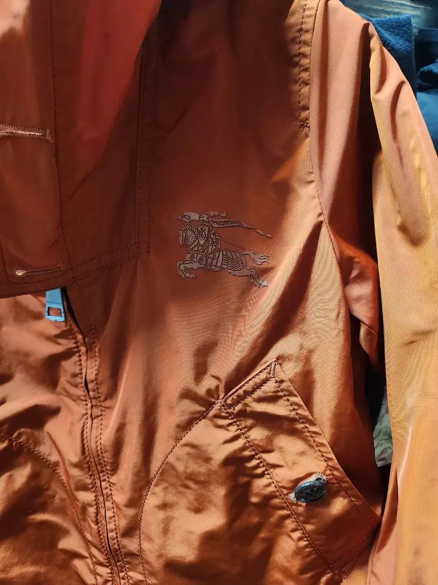 BURBERRY オレンジ色 キッズ フード ジャケット