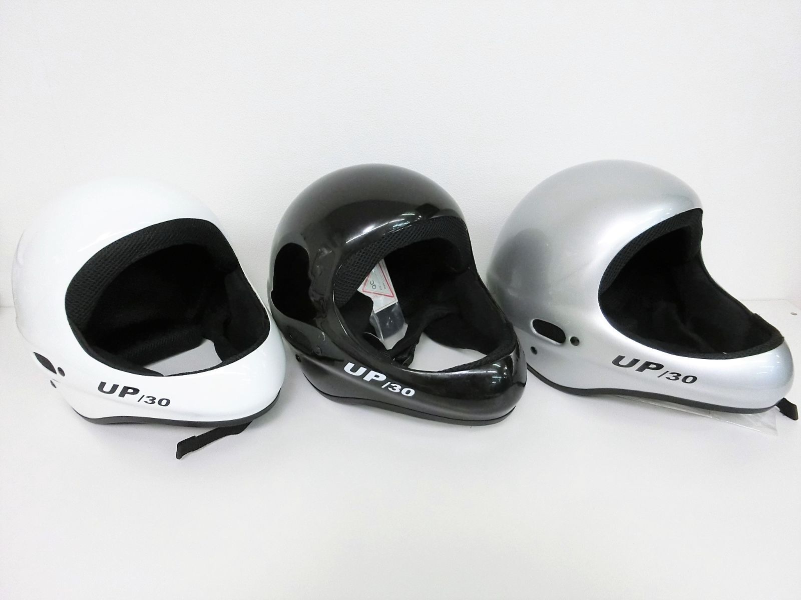 【未使用アウトレット】 パラグライダー用ヘルメット UP/30 ホワイト ブラック シルバー Mサイズ Lサイズ XLサイズ