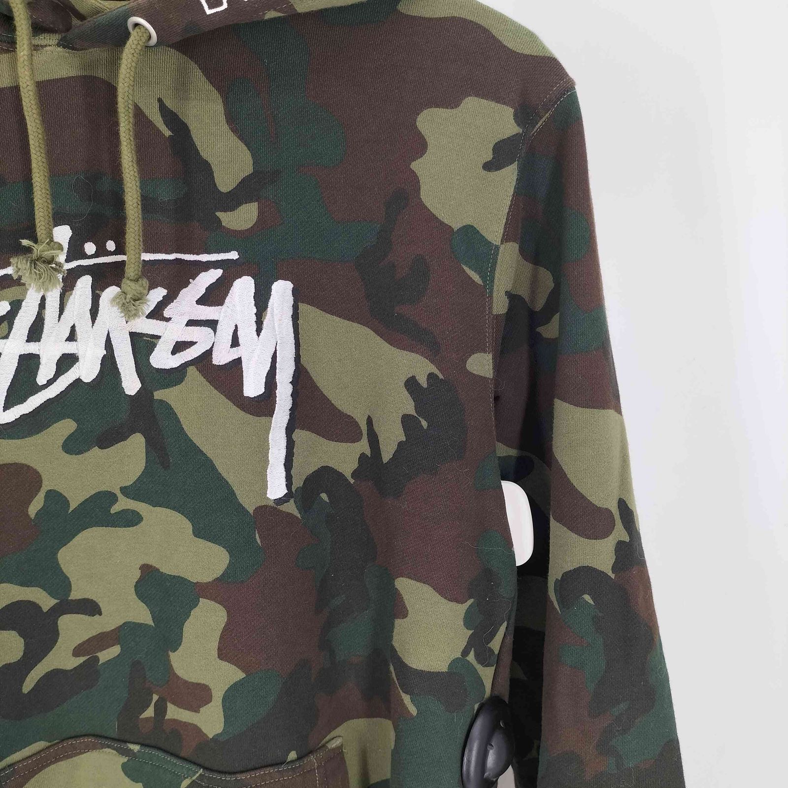 [ステューシー　プルオーバーパーカー　センター刺繍ロゴ　フードロゴ　カモフラM] STUSSY - [ステューシー プルオーバーパーカー センター刺繍ロゴ