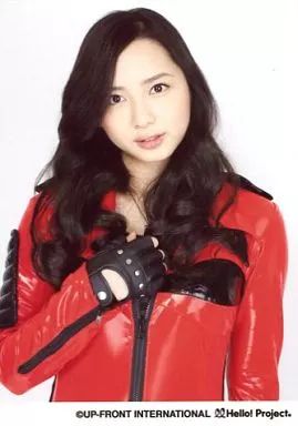 中古】生写真(ハロプロ) Berryz工房/須藤茉麻/上半身・衣装赤.黒・右手