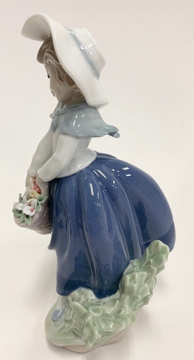 LLADRO/リヤドロ 『きれいな花ばかり』 7374 フィギュリン 置物 陶器