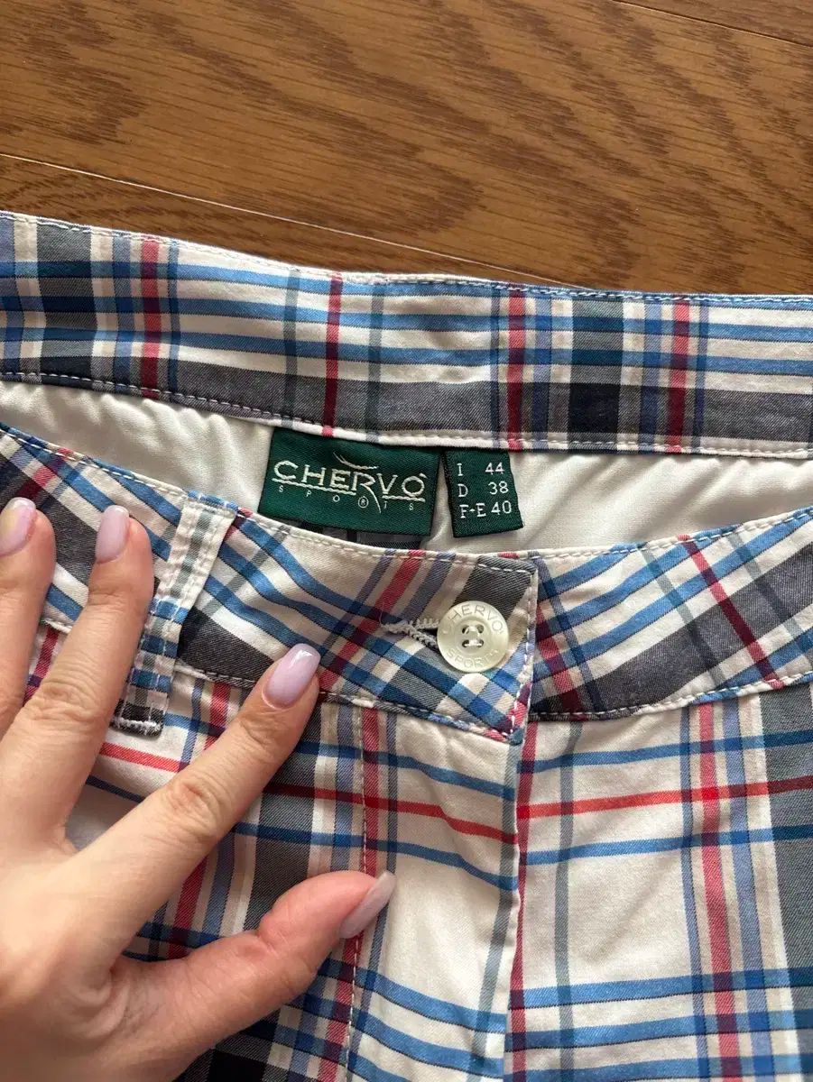 レディース　CHERVO　シェルボ　ゴルフパンツ　ショートパンツ　チェック柄 シェルボ 女性用ゴルフショーツ ハーフパンツ CHERVOゴルフウェア